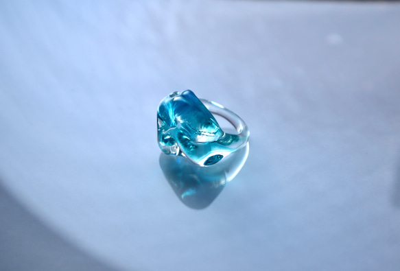 ［洞窟の鉱石］ カリブの海 ガラス リング clear glass ring 1枚目の画像