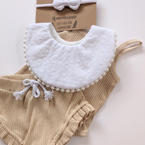 lehtiä Lace bib（white）コットン刺繍レースのスタイ ご出産