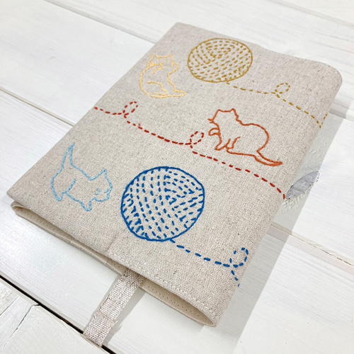 送料無料》ブックカバー【毛糸と猫】 刺し子・綿麻・コットン ブック