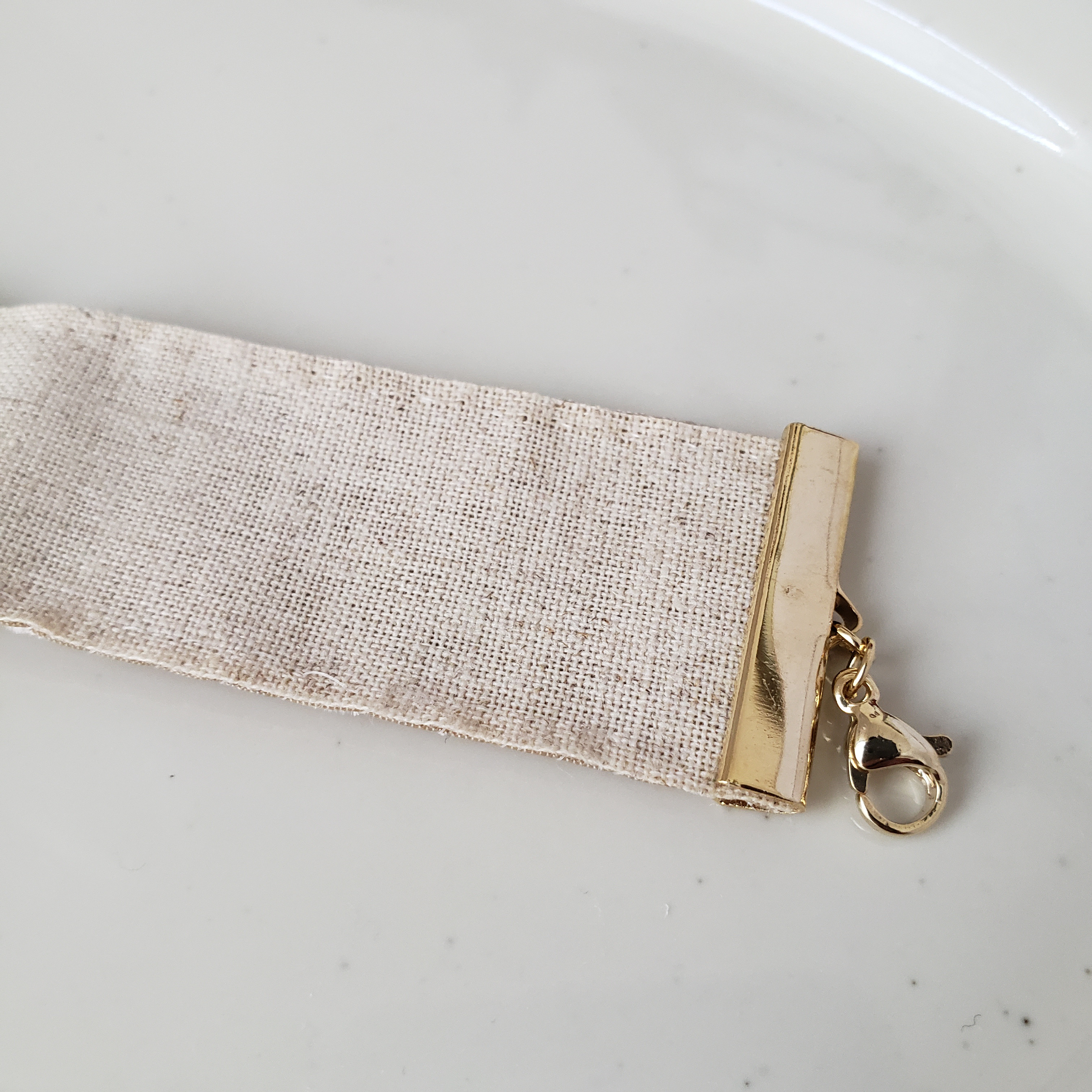 ベルベットリボンに　ブーケの刺繍・ビーズ刺繍　ブレスレット　ピンク