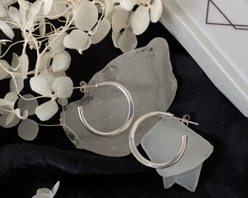 シルバー フープピアス オリジナルポーチ付き SYMPATHY OF SOUL（シンパシーオブソウル） Moon Hoop Pierce