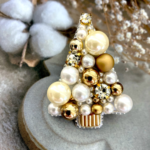 専用　ビーズ　刺繍ブローチ　ハンドメイド　クリスマス 🎄✨ ご覧いただきありがとうございます😊 今年第一号のクリスマス