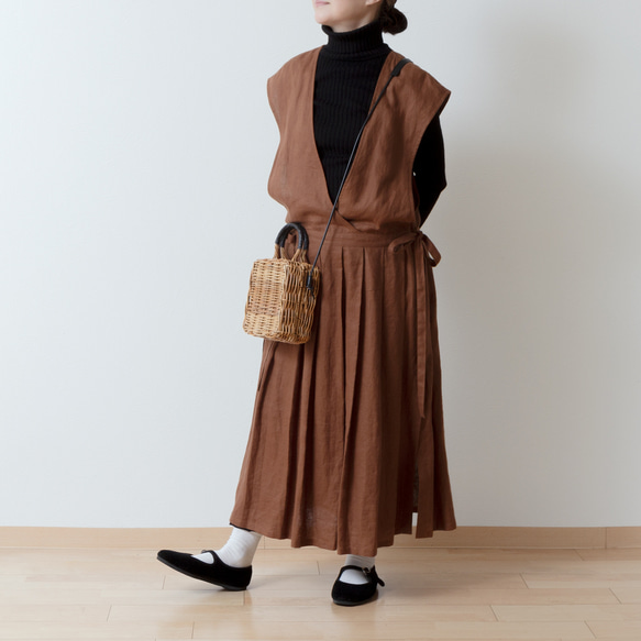 成人女孩側開圍裙 Cache Coeur 洋裝 - 法國亞麻/磚棕色 第15張的照片