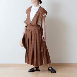 成人女孩側開圍裙 Cache Coeur 洋裝 - 法國亞麻/磚棕色 第8張的照片