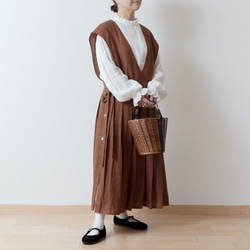 成人女孩側開圍裙 Cache Coeur 洋裝 - 法國亞麻/磚棕色 第4張的照片