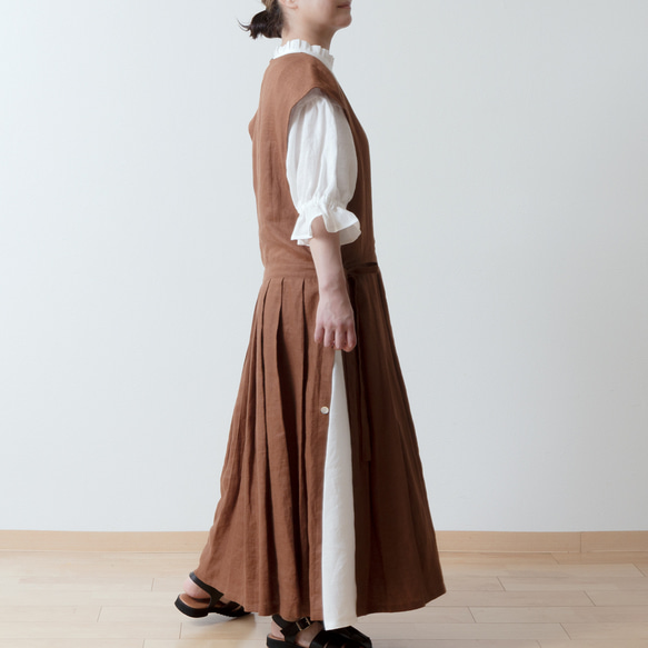 成人女孩側開圍裙 Cache Coeur 洋裝 - 法國亞麻/磚棕色 第12張的照片