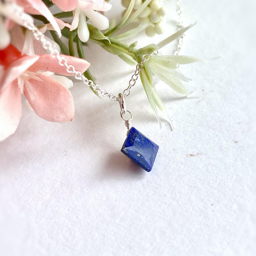 9-4  チェコフラワーとガラスとローズピンクメノウのペンダントトップ 再販♡ ２トーン ピンク×ピンク チェコガラスビーズのピアス/イヤリング ピアス（フック・チェーン） トゥッティ フルッティ 通販  8247856｜Creema(クリーマ)