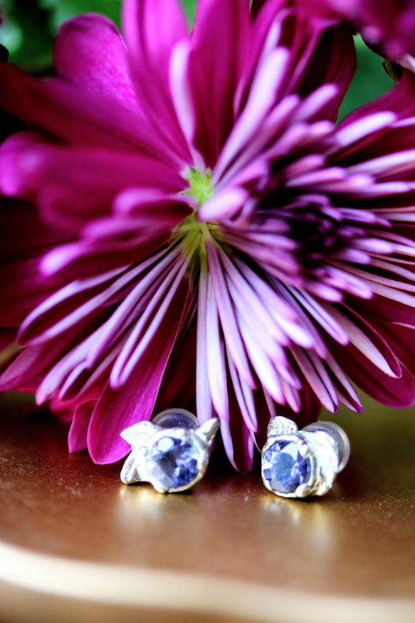 Iolite Blooming Buds Stud Earrings 9枚目の画像