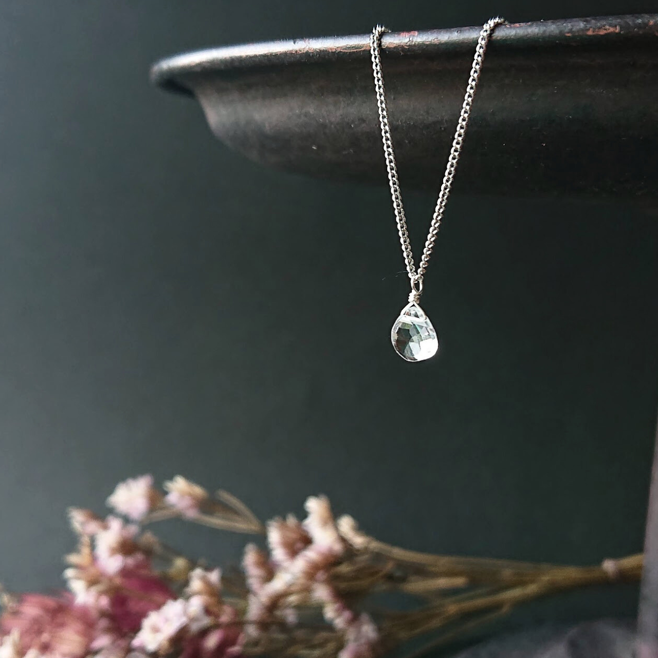ホワイトトパーズ【Topaz】ひと粒ネックレス（シルバー色