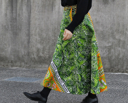 カンガの巻きスカート（ アフリカ布スカート ）ラップスカート ロング