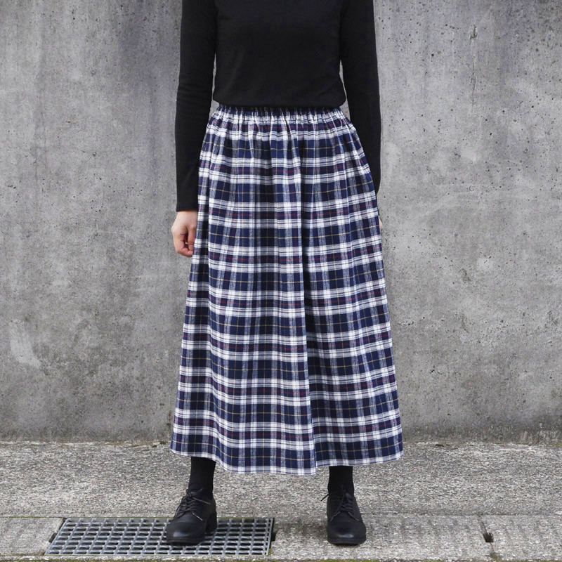 上品で大人な色合い タータンチェック ギャザースカート（ドレスタータン）紺 ネイビー ポケット 起毛