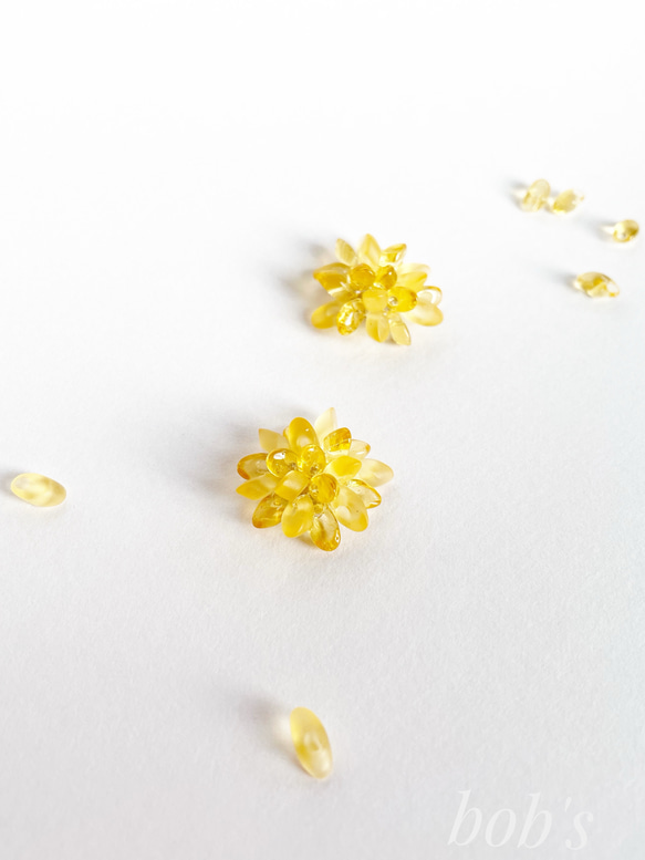 flower手編みpierce/earring yellow mix *about medium ミモザ  黄 1枚目の画像