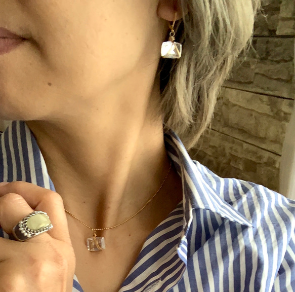 さざなみクリスタル　天然石　水晶　コンケーブ  イヤリング　クォーツ　氷　アイス　キューブ　cube 水　透明　クリア 7枚目の画像