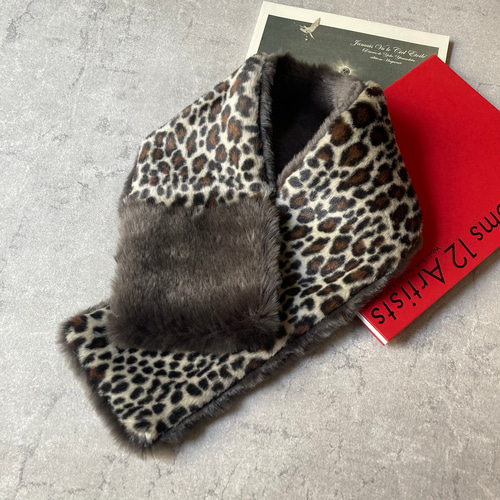 レオパード柄エコファーのリバーシブルコンパクトマフラー・グレー