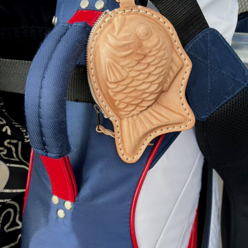 【suppogui様】専用品　革のたい焼きポーチ　本革 たいやき様専用 suppogui様】専用品 革のたい焼きポーチ 本革