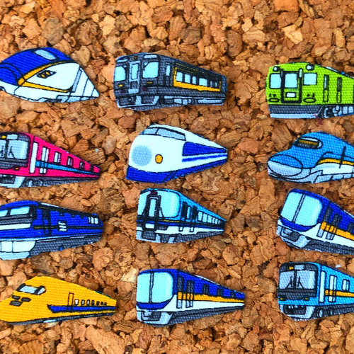 ❁︎ホワイト入荷しました❁︎ 小さな 電車 新幹線 アイロンワッペン
