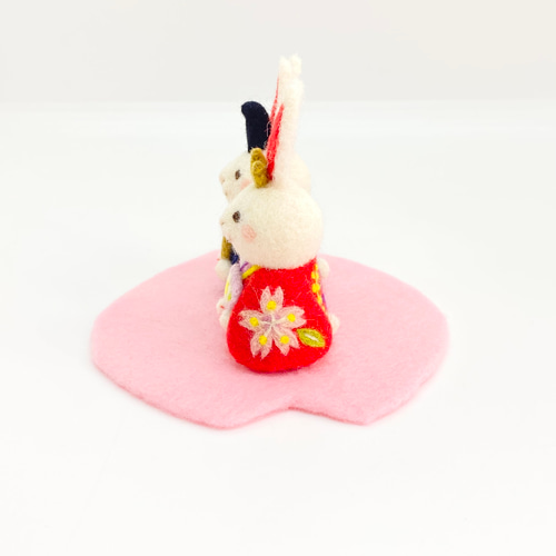 再再販！羊毛フェルトのうさぎのお雛様と桃の花マット ひな人形