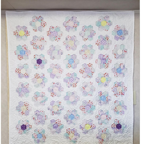 ハンドメイド　パッチワーク　タペストリー　ベットカバー パッチワークベッドカバー | iichi 日々の暮らしを心地よくする