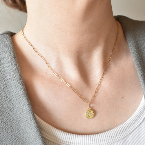 スターモチーフの小さなコインネックレス K14GF スクエアチェーン 60