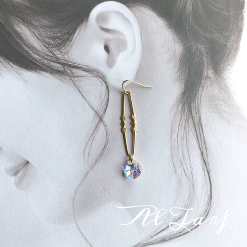 オーバルフープとスワロフスキーのピアス/イヤリング ピアス（フック 