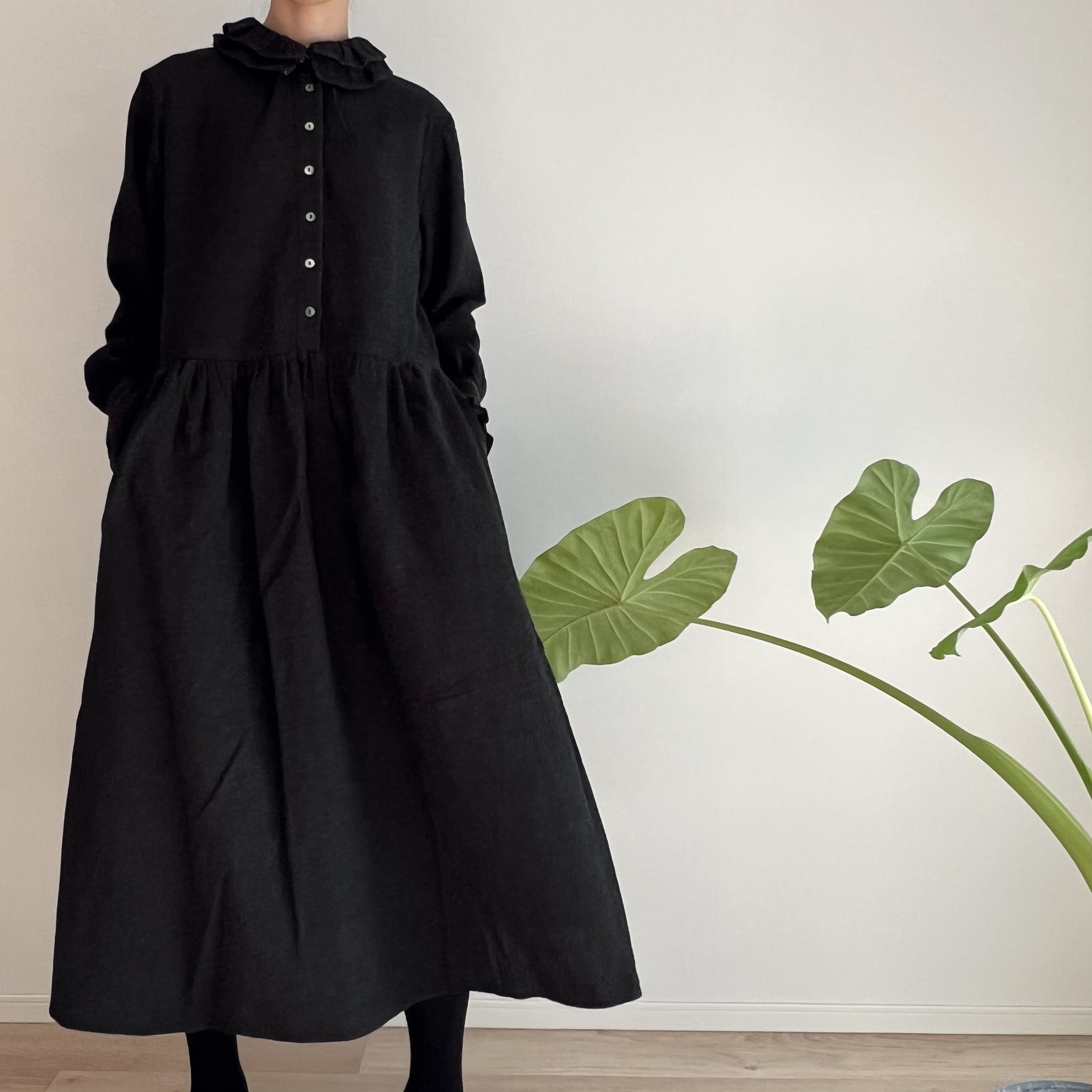 JILTU ワンピース 黒 フリル付き襟 JILTU ワンピース 黒 フリル付き襟