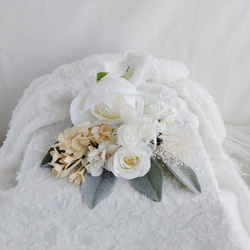 ホワイトイングリッシュローズのヘアアクセサリー　フォトウェディング　白無垢　薔薇のヘッドドレス　結婚式　編みおろし　 11枚目の画像
