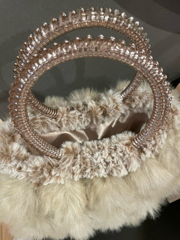 オーダーメイド　ファーバッグ　『MOCO』ポンポン　国産高級木馬ファー使用　ジュエリーバッグ　大人のバッグ  T1561647866(12000円)