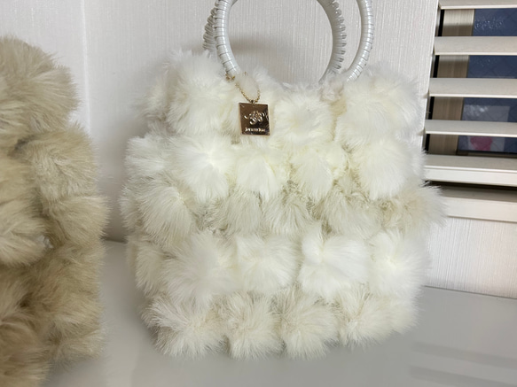 オーダーメイド　ファーバッグ　『MOCO』ポンポン　国産高級木馬ファー使用　ジュエリーバッグ　大人のバッグ  T1561647866(12000円)