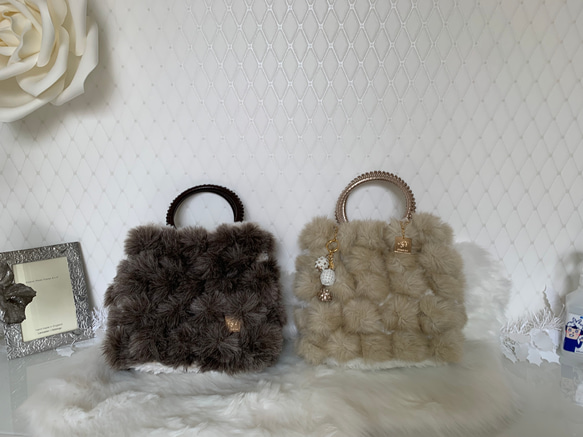 オーダーメイド　ファーバッグ　『MOCO』ポンポン　国産高級木馬ファー使用　ジュエリーバッグ　大人のバッグ  T1561647866(12000円)