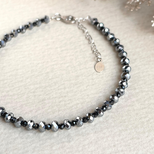 高純度テラヘルツのボタンカットとブラックスピネル ブレス  