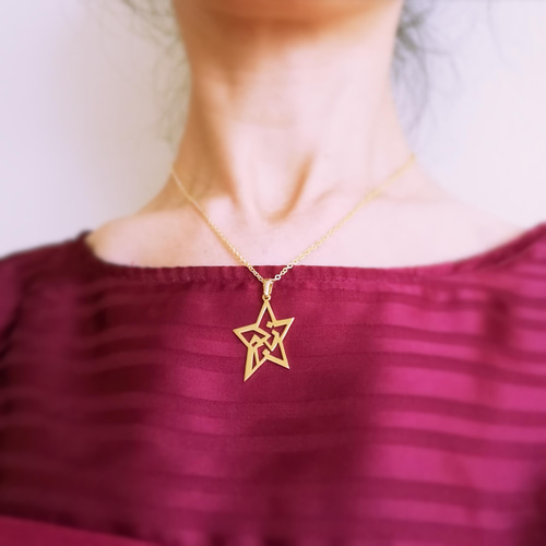 希少 美品 ◆総銀製 アラビア彫金 宝石箱 （アラビア文字 銀ホールマーク付き） 螺鈿×琥珀×金蒔 MAMORIネックレス 華桜 - SAGARADEN.com