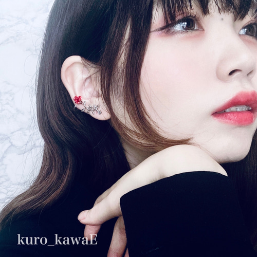 野薔薇の1輪ピアス / 薔薇 地雷系 軟骨 イヤーカフ ゴシック メンヘラ