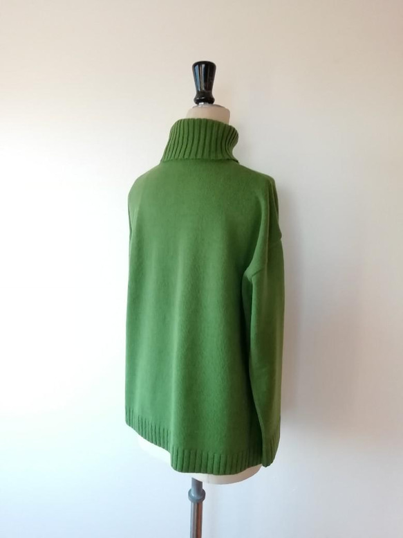 輕盈蓬鬆保暖羊毛混紡高領套頭衫葉綠 第3張的照片