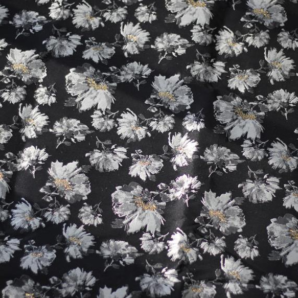 ブラック/ホワイト 花柄 ジャカード織りの生地 [2738] 4枚目の画像