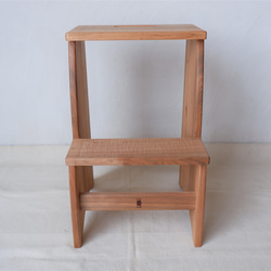 くるみの木の踏み台スツール　　踏み台/スツール/キッチンスツール/椅子/無垢の家具/木製 3枚目の画像