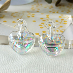 瑠璃ガラスのチャーム　ハンドメイドアクセサリーパーツ 4個】ハート型 シャボン玉ガラスチャーム オーロラクリア ガラス