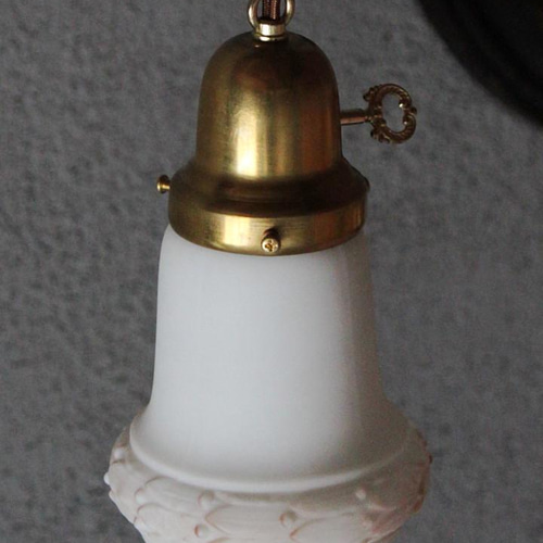 ⑨◆アンティーク ミルクガラスシェード/ヴィンテージシェード照明/アンティーク アンティーク照明にミルクガラスシェードのペンダントライトを