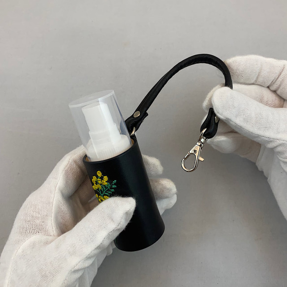 除菌スプレーボトルケース（ミモザの刺繍）ダイソーのボトルに対応 No.03012-09 4枚目の画像
