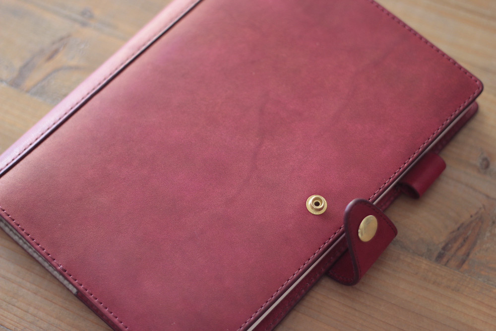 【サイズオーダー可能】新作　ほぼ日手帳カバー（カズン用A5サイズ）/手染めローズレッド　受注製作品