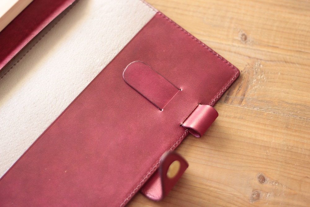 【サイズオーダー可能】新作　ほぼ日手帳カバー（カズン用A5サイズ）/手染めローズレッド　受注製作品