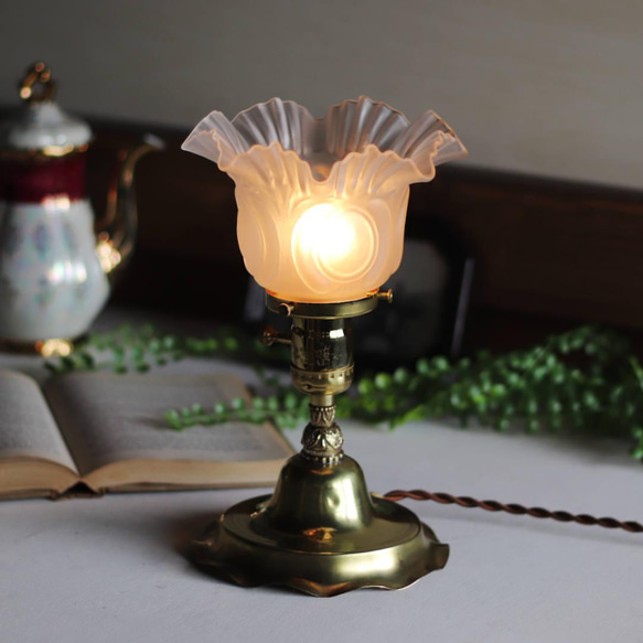 アンティーク卓上照明｜USAヴィンテージフリルガラスシェード真鍮製
