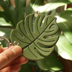 龜背芋 - 觀葉植物手工真皮鑰匙圈(英文刻字/禮盒裝) 生日禮物送禮情人節禮物 第9張的照片