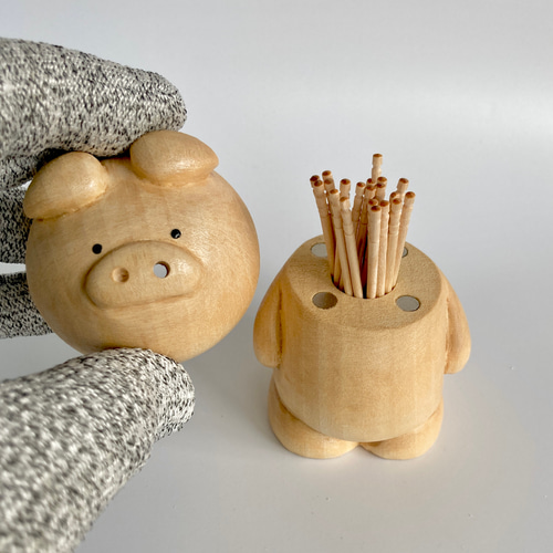木彫り　ブタちゃん ようじが出る木彫りのブタ その他インテリア雑貨 ケージー工房 通販