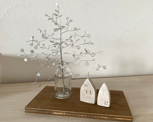 ワイヤークラフト・ワイヤーアート☆木の上オリジナルフラワー＆ハチさん・2個セット ワイヤークラフト・ワイヤーアート☆木の上オリジナルフラワー＆ハチ