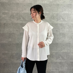 ラスト1点】通勤からフォーマルまで大活躍！肩フリルブラウス 白【FREE