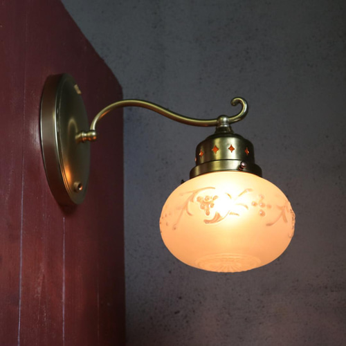 アンティークな壁掛照明器具　2灯　ガラス製ビー玉風シェード　お洒落な玄関照明葡萄 アンティークな壁掛照明器具 2灯 ガラス製ビー玉風シェード