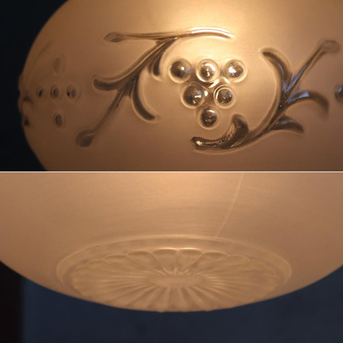 アンティークな壁掛照明器具　2灯　ガラス製ビー玉風シェード　お洒落な玄関照明葡萄 アンティークな壁掛照明器具 2灯 ガラス製ビー玉風シェード