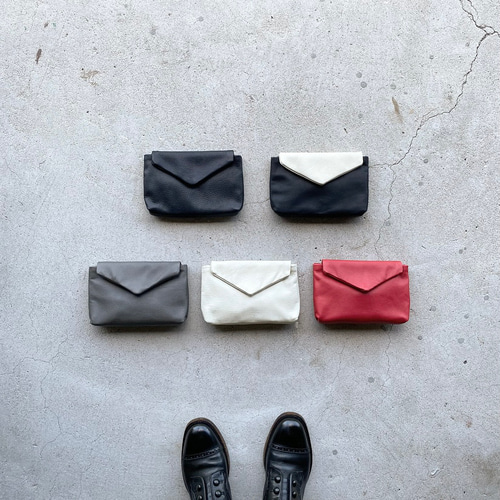 新色販売全5色 フラップポーチ とても柔らかい鹿革のような牛革 ポーチ