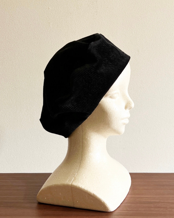 再販‼️　カタチにこだわるベレー帽　コーデュロイ　ブラック 4枚目の画像