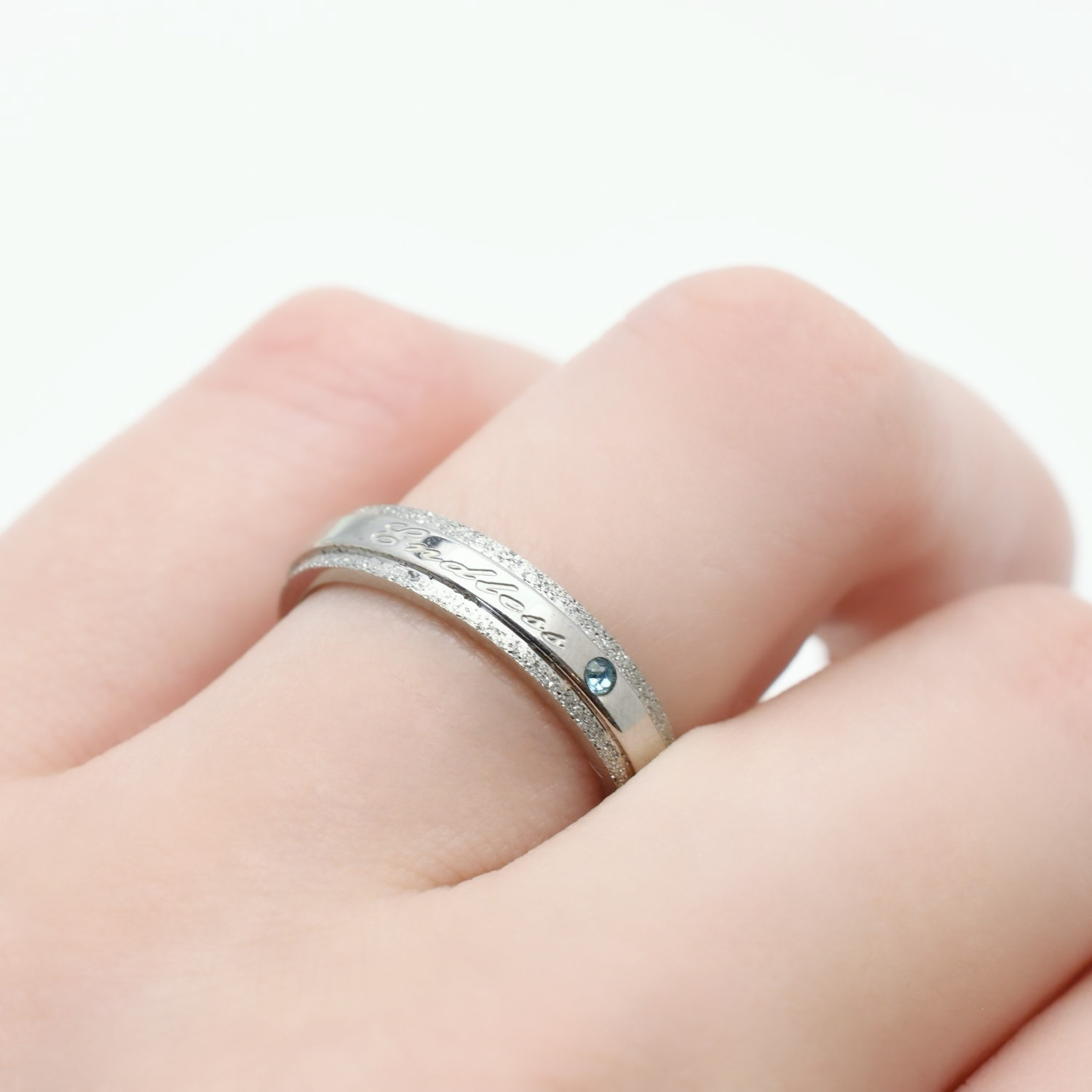 『雪の結晶リング』リング 肌に優しい指輪 ステンレス 誕生石 刻印対応 金属アレルギー シルクマット 鏡面 ギフト